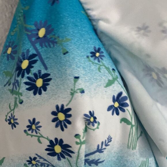 NWOT- Aerie blue floral flutter sleeve swim top- Size XS - Picture 2 of 7